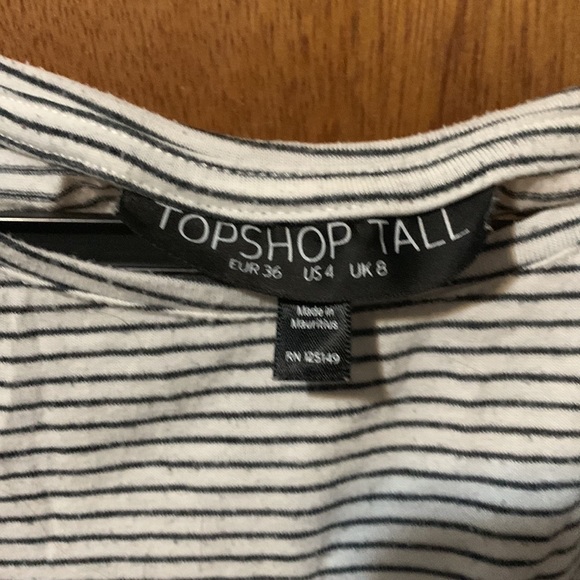 2 for 15$// Top Shop T-shirt - Picture 3 of 3